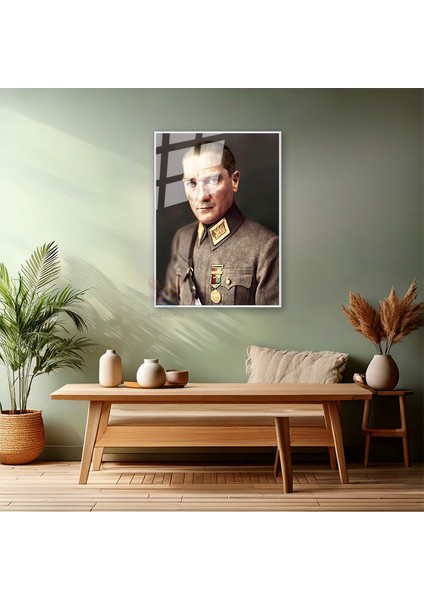 Uniformalı Atatürk Portresi Mustafa Kemal Atatürk Metal Çerçeveli Cam Tablo Modeli Ev Ofis Dekoru