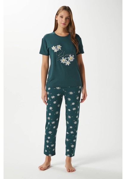 Kadın Bloom Yumuşak Doku Yeşil Çiçek Işlemeli Bisiklet Yaka Kısa Kollu Alt Üst Pijama Takımı