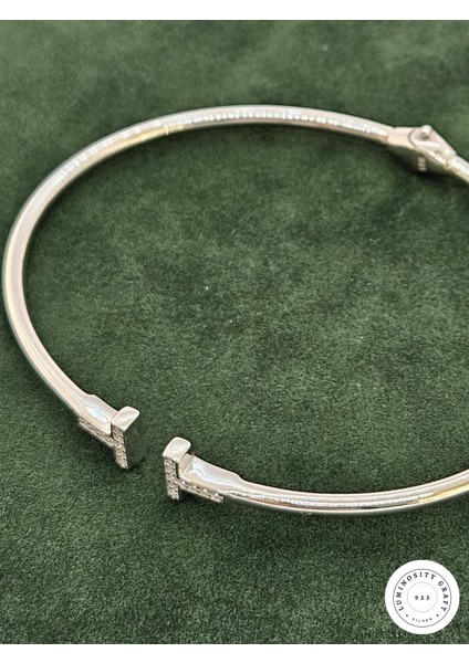 925 Ayar Gümüş Tiffany T Model Zirkon Taşlı Kadın Kelepçe Bileklik