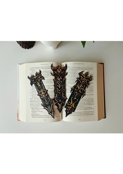 Orc Banners Kitap Ayracı