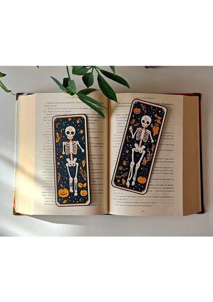 Woke Skeletons Kitap Ayracı