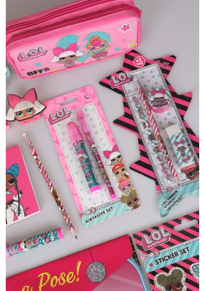 Dekomus Ile Lisanslı L.o.l. Surprıse 24 Parça Premıum Kırtasiye Seti Kalem Çantası,çift Taraflı Not Defteri,cetvel,kurşun Kalem,kalemtraş ve Silgi Seti indirimleri