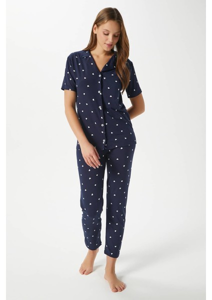 Kadın Mia Yumuşak Doku Lacivert Kalp Desen Ön Düğmeli Kısa Kollu Pijama Takımı