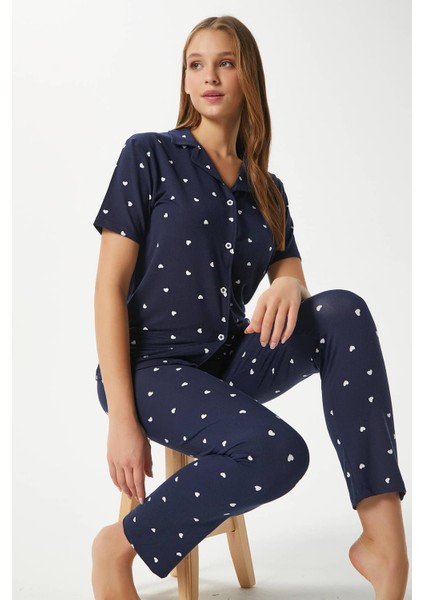 Kadın Mia Yumuşak Doku Lacivert Kalp Desen Ön Düğmeli Kısa Kollu Pijama Takımı
