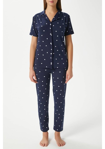 Kadın Mia Yumuşak Doku Lacivert Kalp Desen Ön Düğmeli Kısa Kollu Pijama Takımı