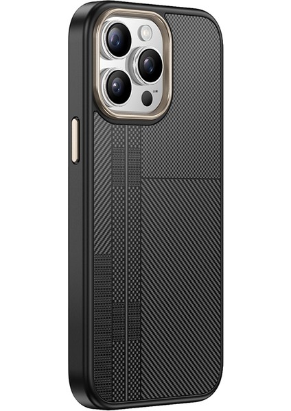 Apple iPhone 15 Pro Max Kılıf M-Safe Şarj Özellikli Karbon Fiber Görünümlü Antina Kapak