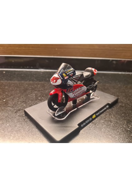 1/18 Aprilia Rsw 250 1998 GP250 World Champion Rossi