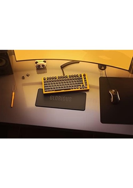 Pc Gaming Race Ses Azaltıcı Dayanıklı Dikişli Kenarlı Klavye Matı (34,7 x 14,5 Cm) - Kompakt Klavye Masaüstü Pedi - Kaymaz Kauçuk Taban, Yıkanabilir Bez Yüzey,