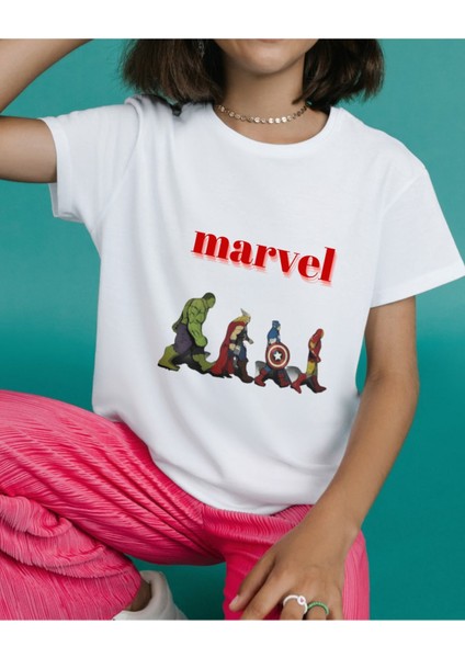 Marvel Severler Için Yenilmezler Tasarımlı Baskılı T-Shirt fırsatları