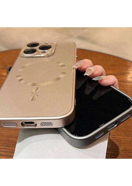 Apple iPhone 15 Pro Max Uyumlu Kılıf Zebana Matte Glass Kılıf (Kablosuz Şarj Destekli) Beyaz fırsatları
