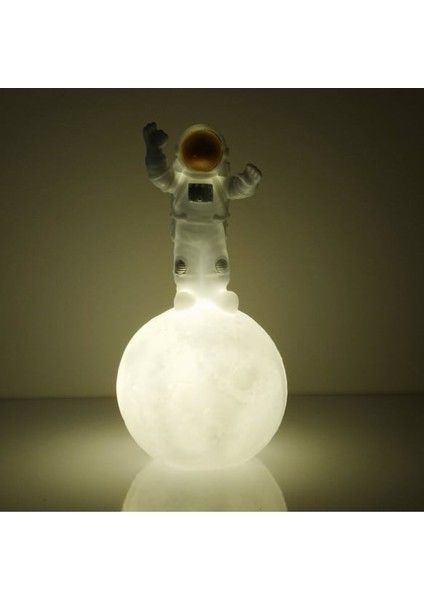 Ay Üstünde Astronot Tasarımlı Gece Lambası fırsatları