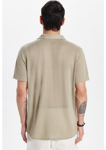 Erkek Slim Fit Örme Kumaş Apaş Yaka Rahat Kullanım Kısa Kol Bej Gömlek