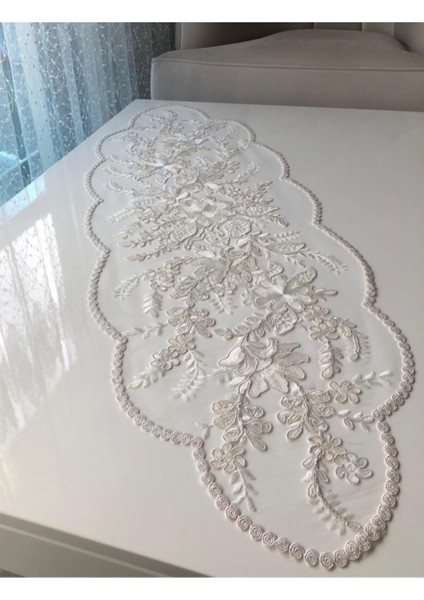 Kordone Nakışlı Tül Runner Örtüsü (Krem)