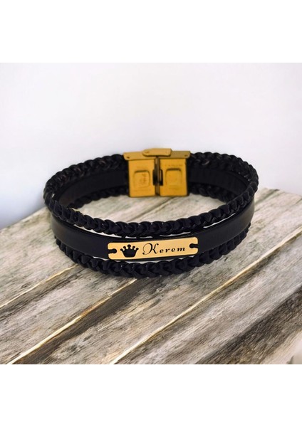 14 Ayar Altın Plakalı Erkeklere Özel Taç Detaylı Dikdörtgen Figürlü Derili Isim Bilekliği-397İsim-Siyah