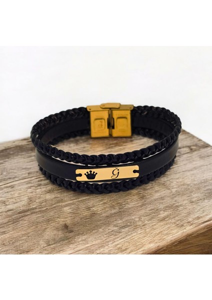 14 Ayar Plakalı Altın Özgün Derili Taç Desenli Dikdörtgen Figürlü Erkeklere Özel Harf Bilekliği-397Harf-Siyah