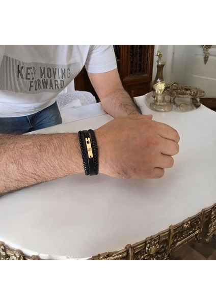 14 Ayar Plakalı Altın Özgün Derili Taç Desenli Dikdörtgen Figürlü Erkeklere Özel Harf Bilekliği-397Harf-Siyah modelleri