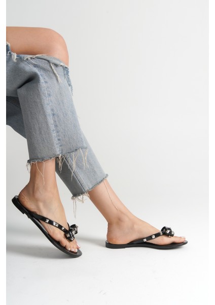Diva Siyah Taş Detaylı Parmak Arası Kadın Terlik indirimleri