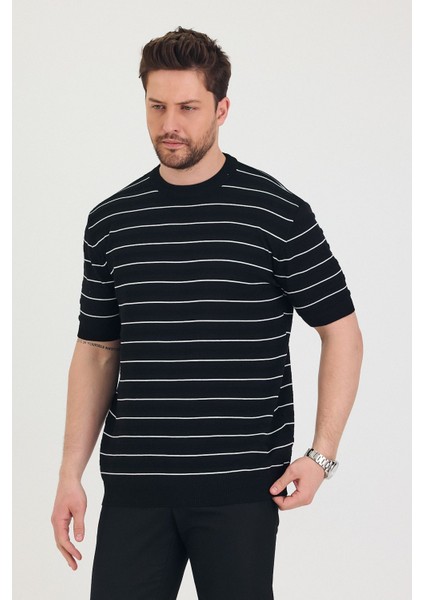 Erkek Bisiklet Yaka Çizgi Detaylı Kısa Kollu Ince Triko T-Shirt