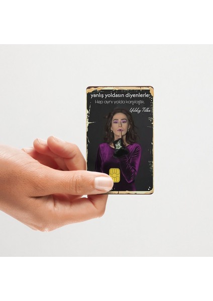 Yıldız Tilbe "hepinizden Nefret Ediyorum" Tasarımlı 2'li Kart Kaplama Sticker