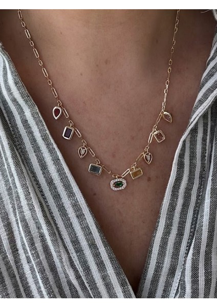 Melis G. Modeli Renkli Taşlı Kolye modelleri