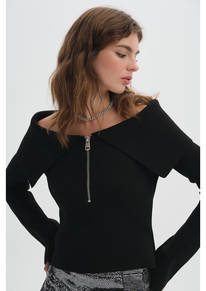 Siyah Kayık Yaka Fermuarlı Triko Kazak modelleri