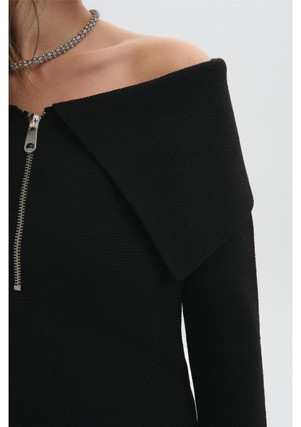 Siyah Kayık Yaka Fermuarlı Triko Kazak fırsatları