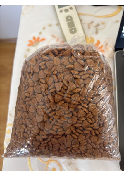 Kedi Mama Sokak hayvanlarına uygun Enjoy mama bu kedi maması kısırlaştırılmamış sokak kedilerine tercih edilmesi uygun görülmüştür.