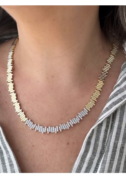 Özel Seri Tırtıklı Taşlı Kolye fırsatları