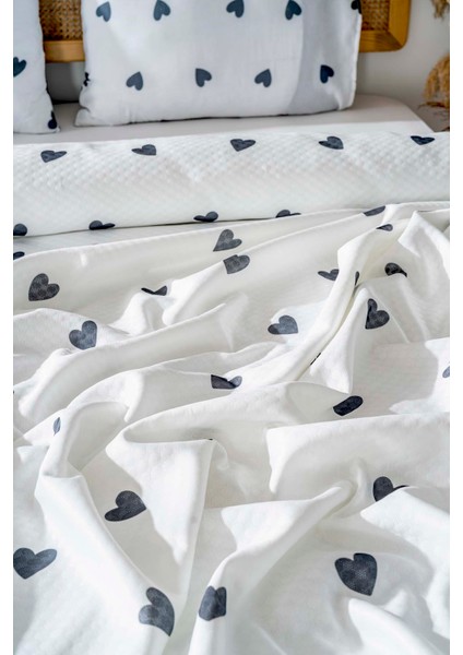 Siyah Mini Kalpler Çift Kişilik Baskılı Pike 200 x 220 cm
