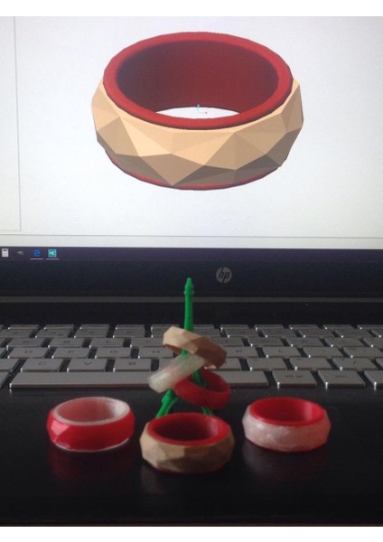 Düşük Poli Yüzük THN2851044