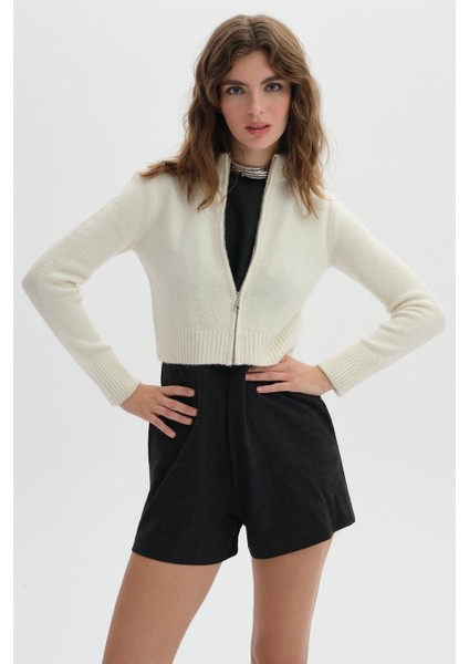 Ekru Fermuarlı Crop Triko Hırka