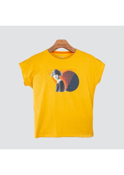 Staring Woman Kadın Baskılı T-Shirt