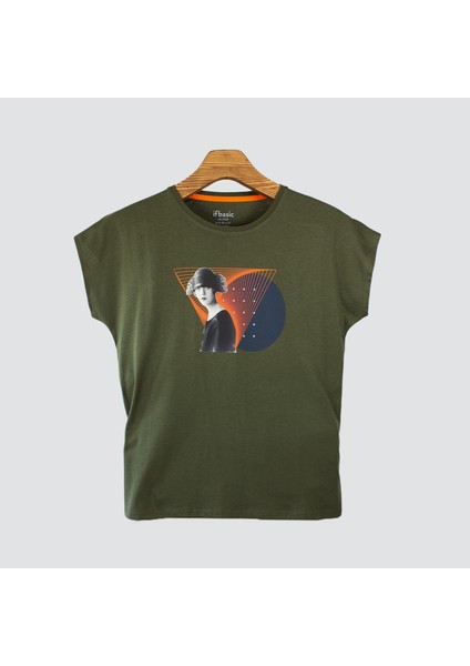 Staring Woman Kadın Baskılı T-Shirt