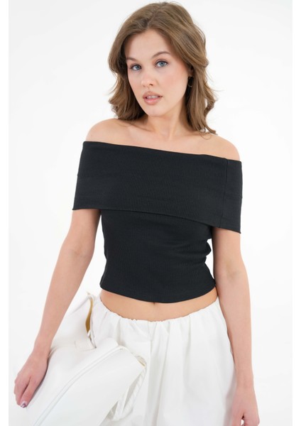 Siyah Madonna Yaka Omzu Açık Fitilli Örme Crop Bluz fırsatları