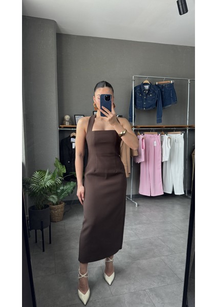 Boyundan Askılı Midi Elbise