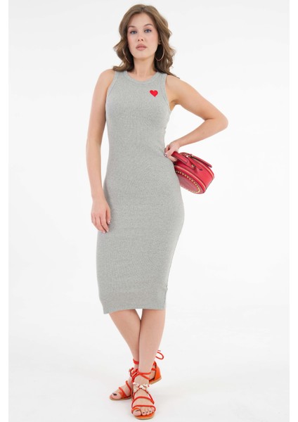 Gri Bisiklet Yaka Kalp Baskılı Fitilli Bodycon Örme Midi Elbise