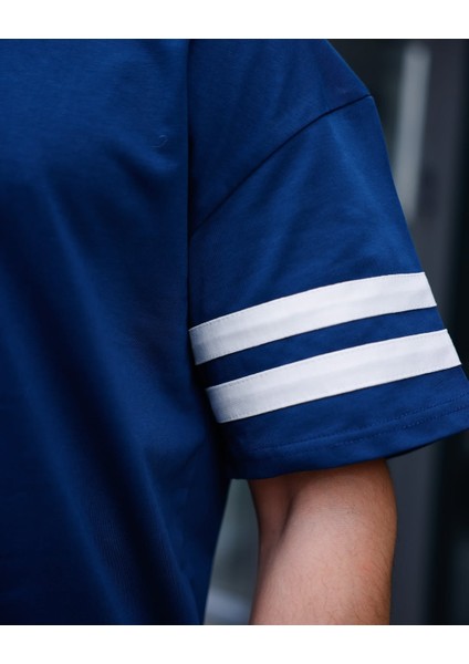 Kolu Şerit Detaylı Oversize Tshirt