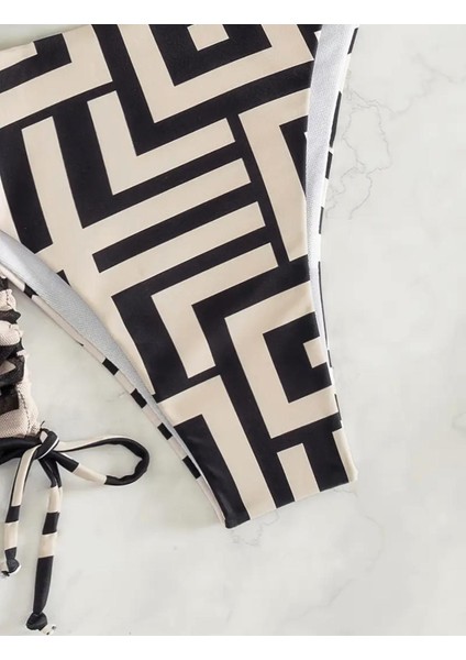 4 Parçalı Geometrik Baskılı Bikini Takımı