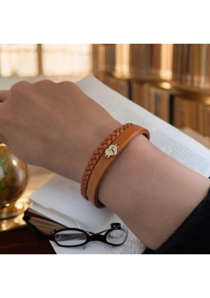 14 Ayar Altın Plakalı Kalp Motifli Özgün Derili Kadınlar İçin Harfe Özel Bileklik-401Harf-Kahverengi modelleri