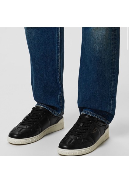 Upvillage Low Top Sneakers