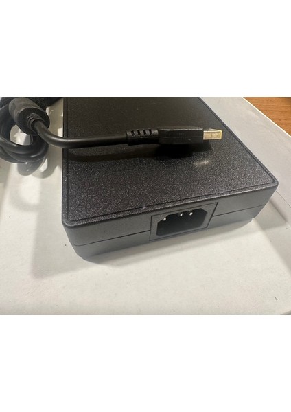 20 Volt 15 Amper Lenovo Uyumlu Notebook Adaptör 300 Watt Lenovo Uyumlu Adaptör modelleri
