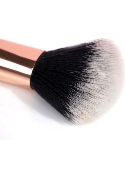 Blush Brush Yumuşak Kabuklu Allık ve Bronzlaştırıcı Fırçası modelleri