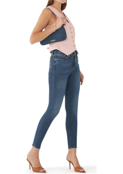 Kıvrımlı Vücut Hatlı Skinny Jean