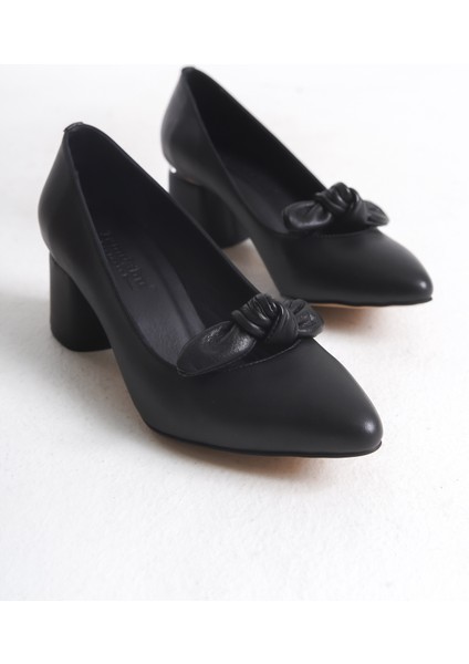 Deri Klasik Kadın 5 cm Topuklu Ayakkabı TMD202577 fırsatları