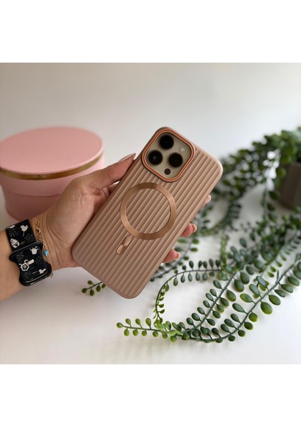 Apple iPhone 16 Pro Telefon Kılıfı Krem modelleri