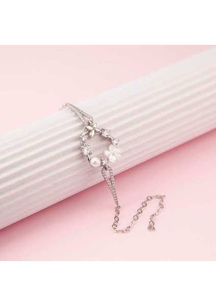 Gümüş Manolya Çiçeği Kelebek Kadın Bileklik