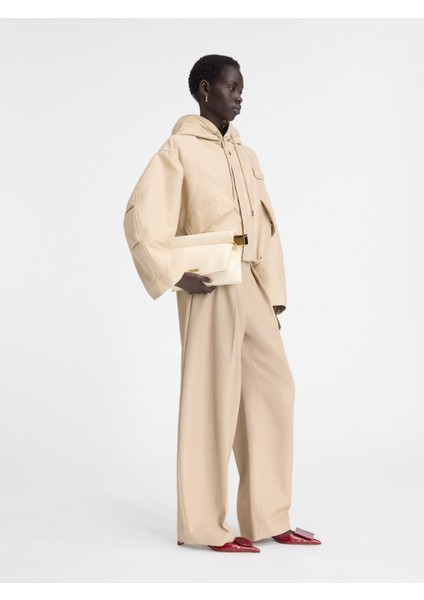 Su Geçirmez Kadın Cropped Parka Konfor ve Şıklık Bir Arada