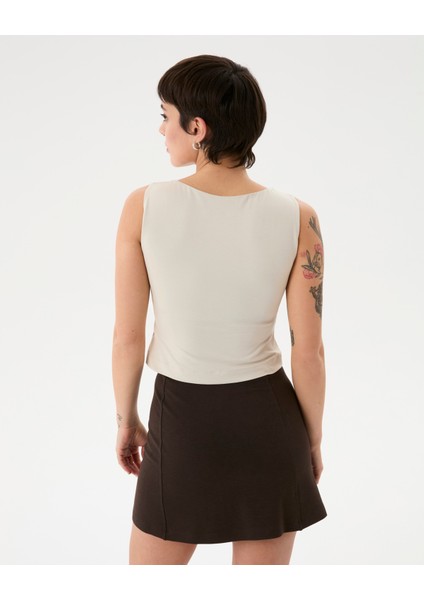 Kadın Krem Kayık Yaka Bluz - EcoVero™ Viskoz, Kolsuz, Tek Kat, Minimal ve Zarif Günlük Bluz fiyatları