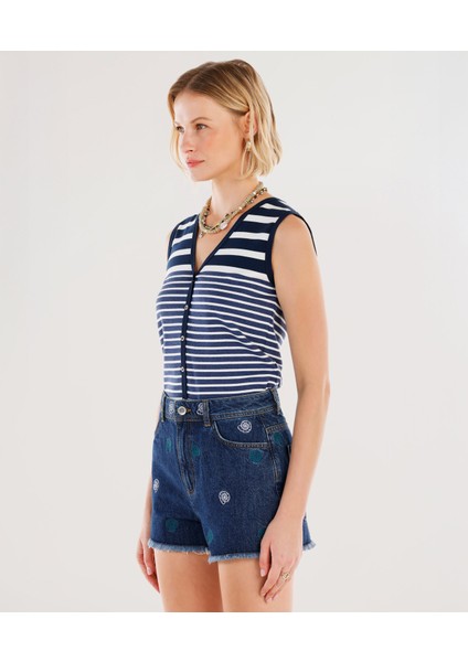 Nakış Detaylı Denim Şort