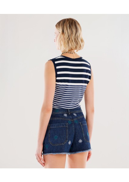 Nakış Detaylı Denim Şort
